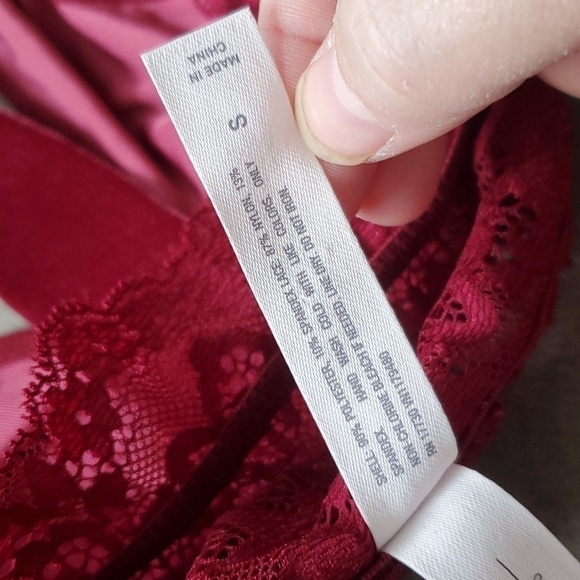 NWT Auden Velvet and lace unlined bralette in berry red size S - Picture 5 of 5